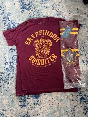 Gryffindor Quidditch Harry Potter Short Sleeve T and NWT Scarf